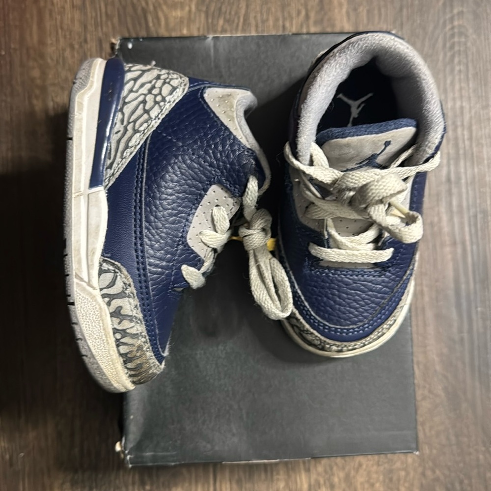 Jordan 3 Georgetown